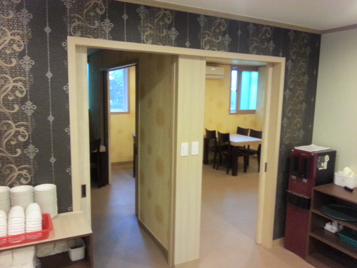 매장 주방 연결통로