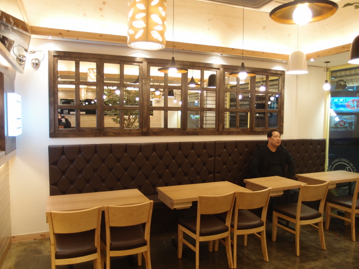 매장 내부 시공 사진 02