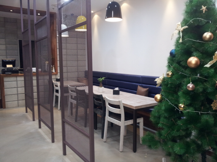 의탁자 시공 파티션 설치