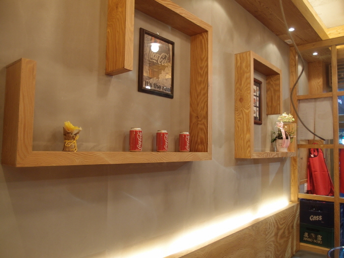 매장벽면 인테리어 2