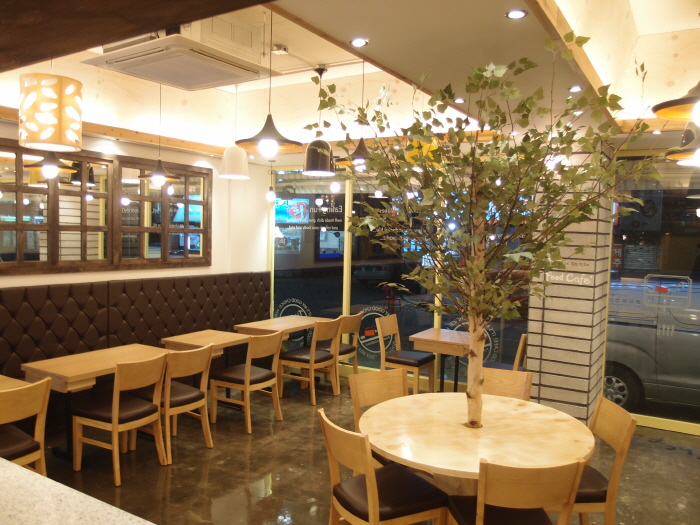 내부 인테리어 전경