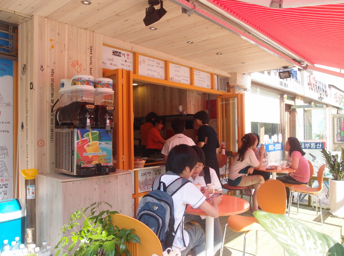 오픈 후 매장 전경02