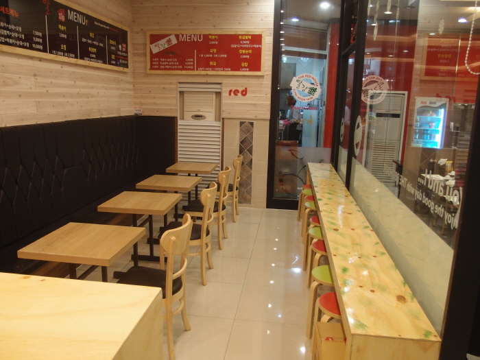 의탁자 붙박이 쇼파