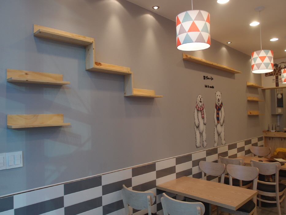 벽면 선반 인테리어